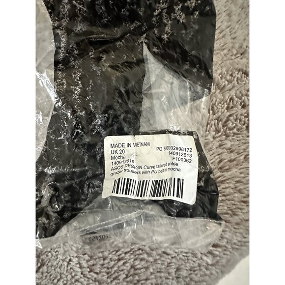 ASOS DESIGN Curve tailored ankle grazer pants with PU belt in mocha Size 16 New - Picture 14 of 16